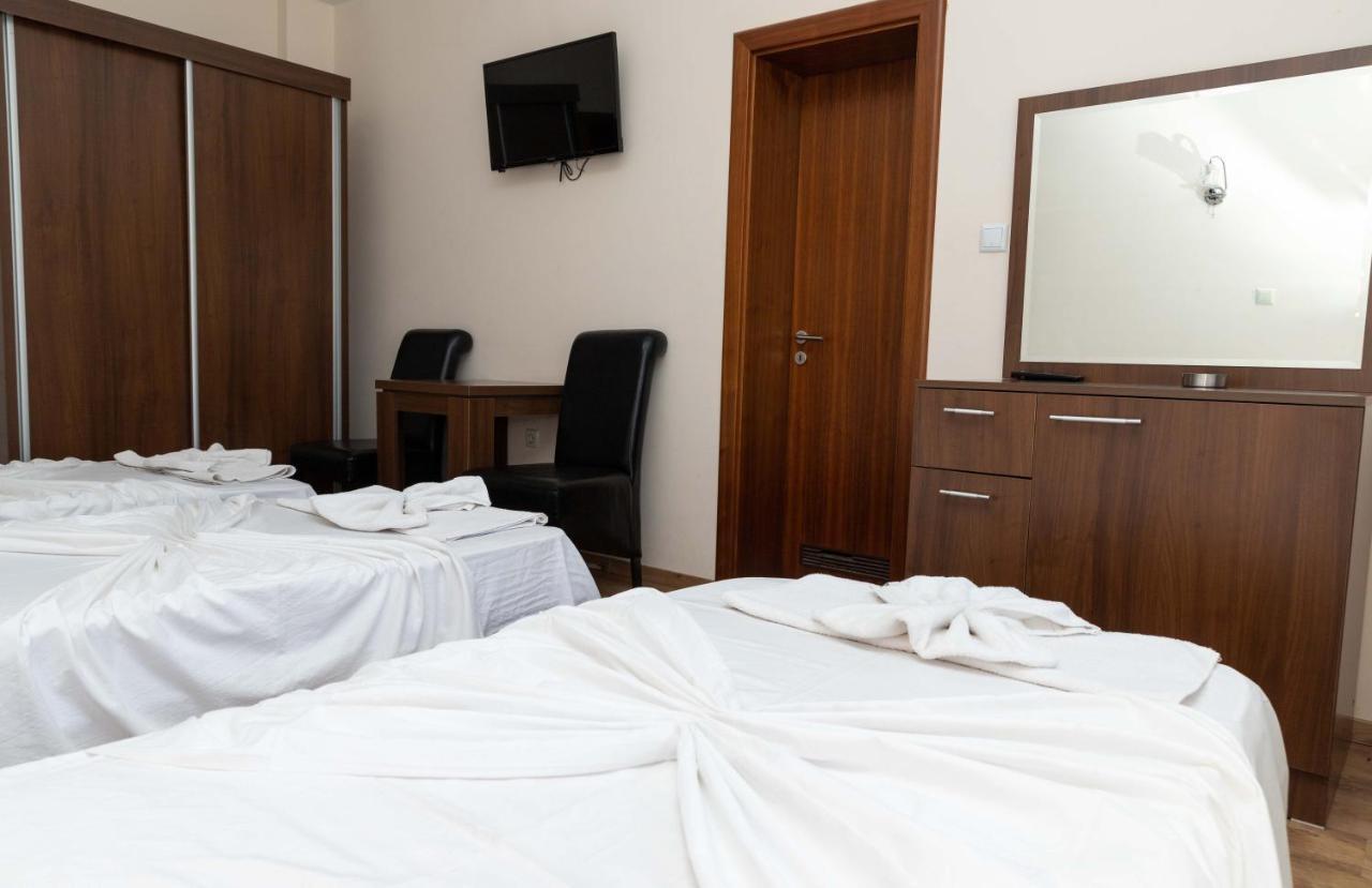 Hotel Leo Peje Extérieur photo