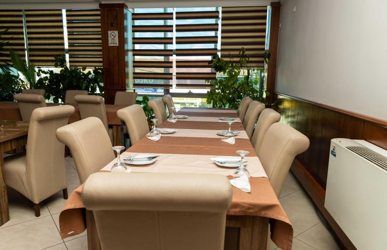 Hotel Leo Peje Extérieur photo