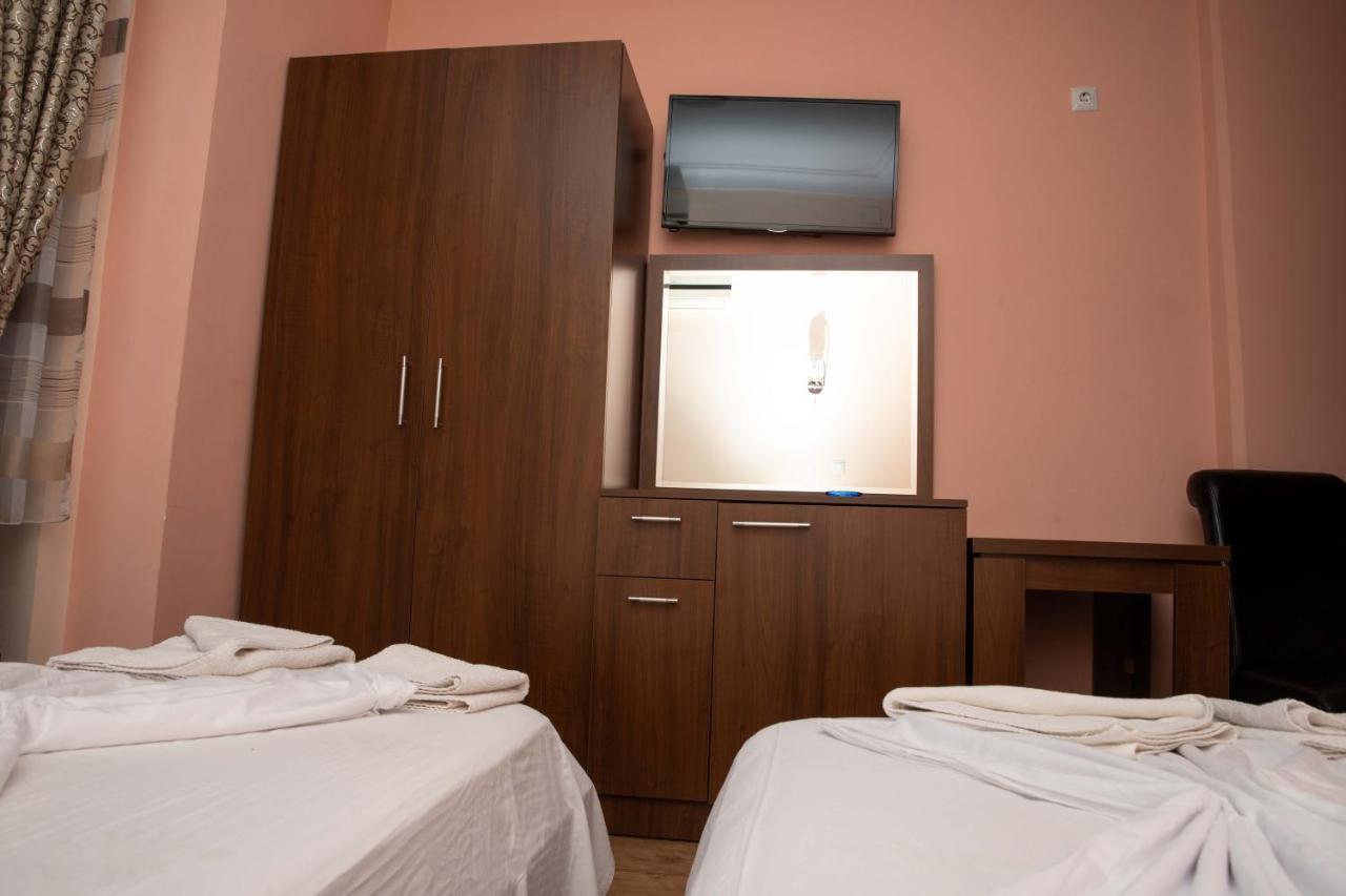 Hotel Leo Peje Extérieur photo
