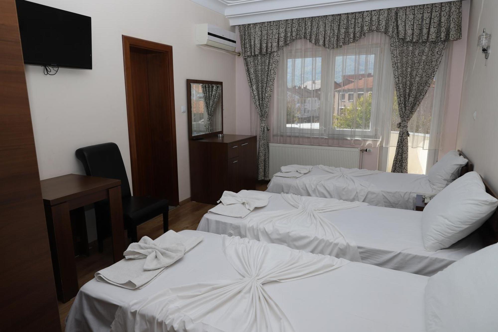 Hotel Leo Peje Extérieur photo
